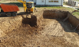 Рытье котлованов под фундамент в Дзержинске – цена от 2628 руб. за м3 | 2Землекопа-Дзр